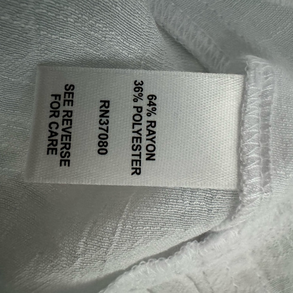 NWT beautiful Spring blouse - Picture 2 of 5